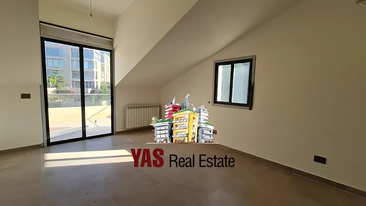 Apartment for Sale in Ballouneh - 5 bed, 6 bath