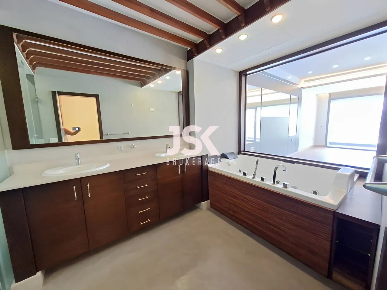 Duplex for sale in Jeita
