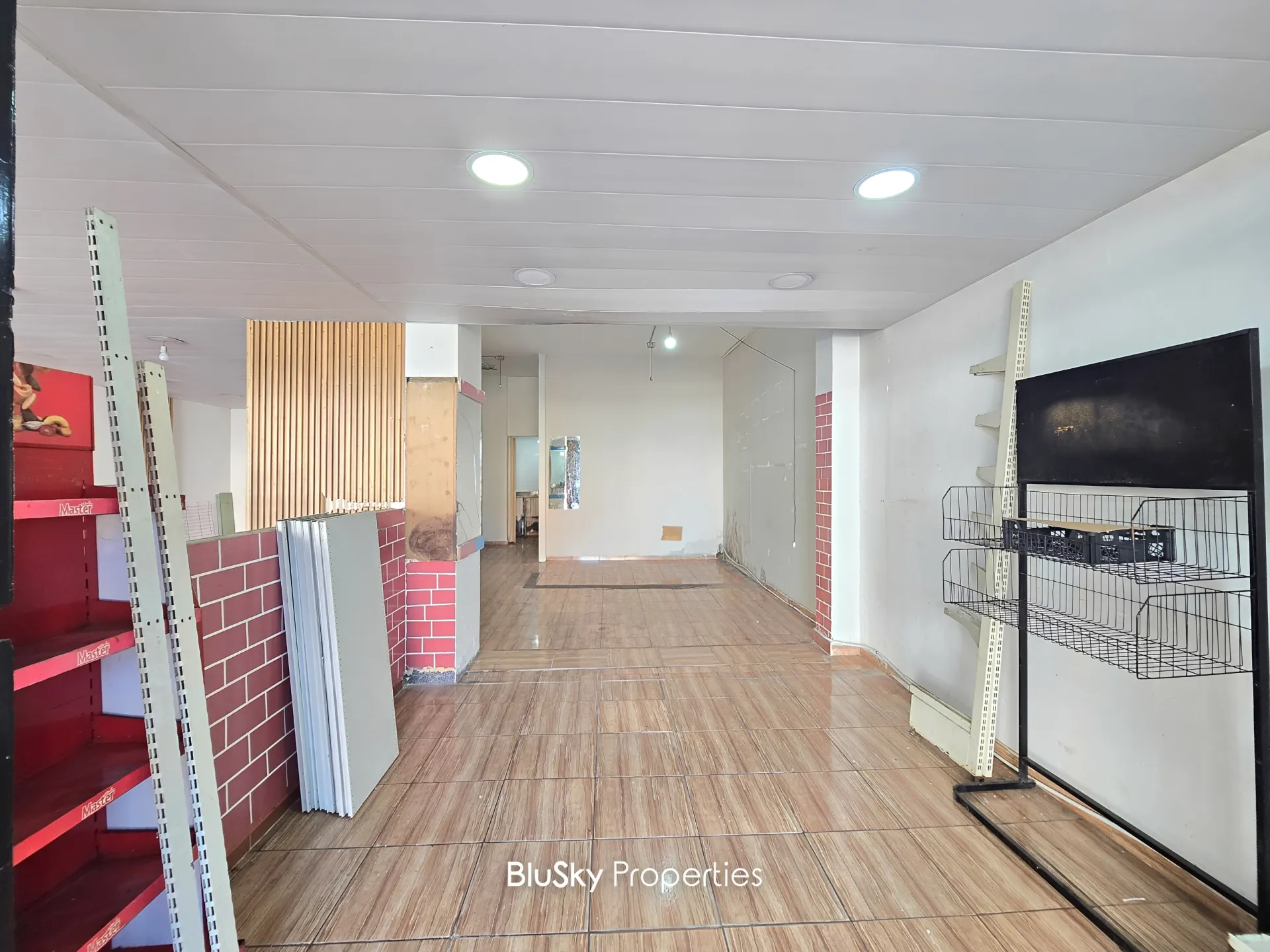 Office for rent in Ain Saadeh