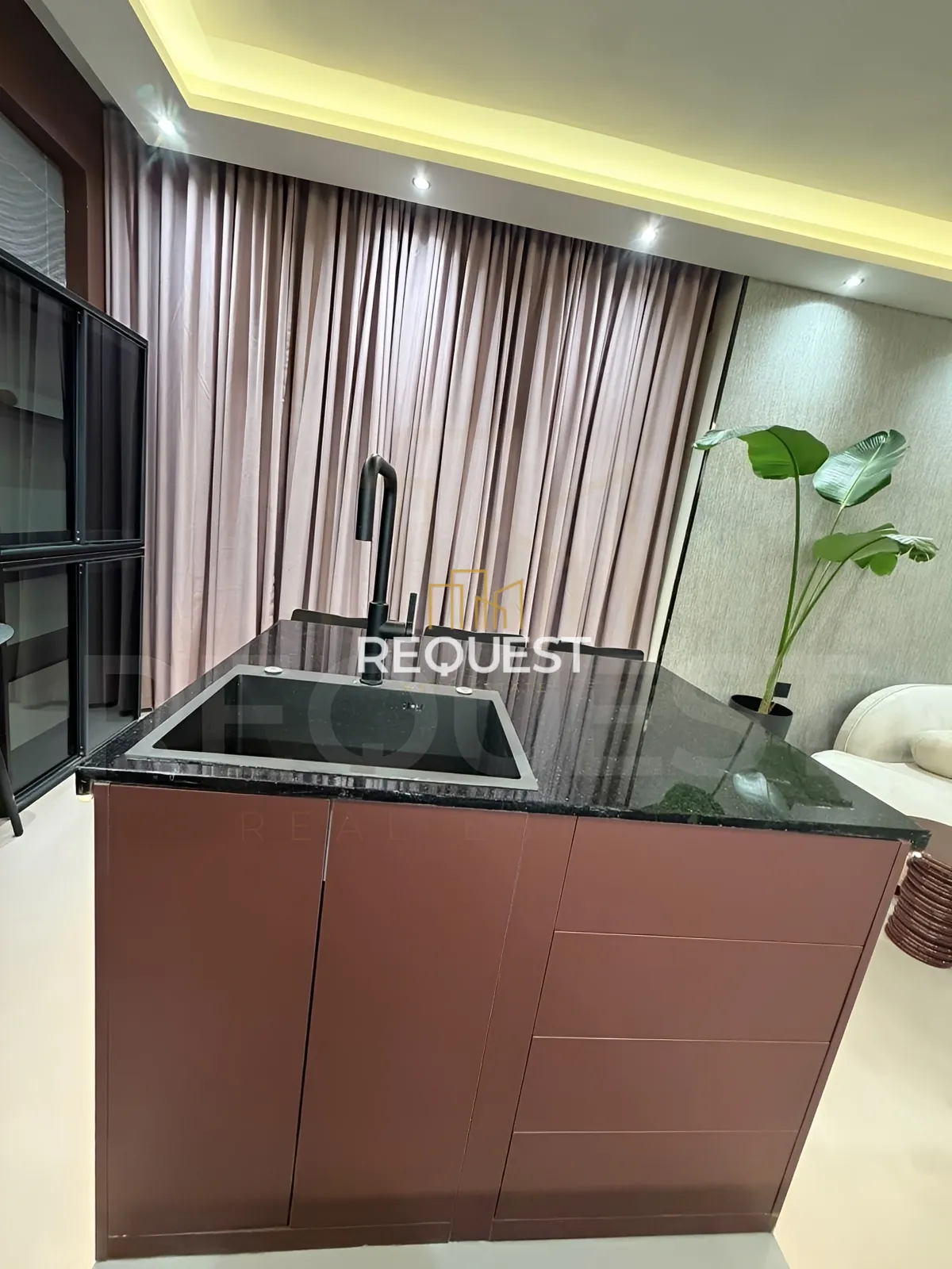 Studio for rent in Achrafieh
