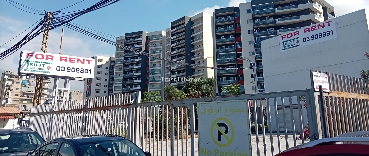 Showroom for rent in Daoura, Lebanon