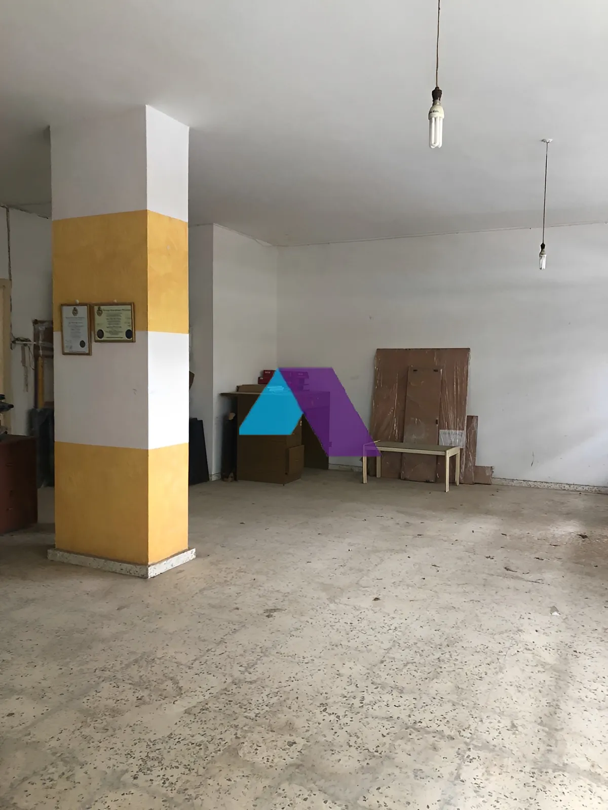 Showroom for Sale in Beit Meri