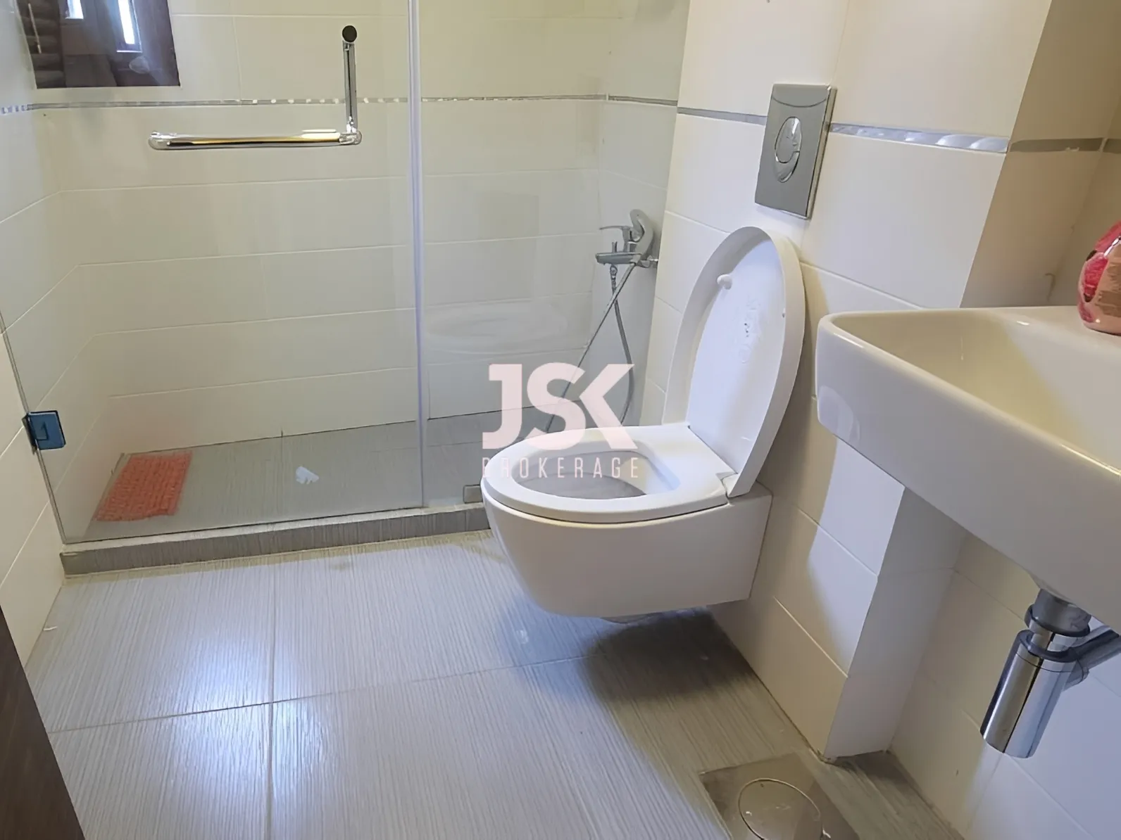 Chalet for Sale in Kafr