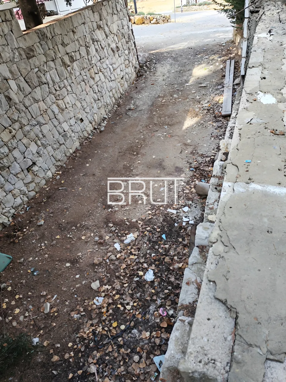 Building for Sale in Aayoun El Siman