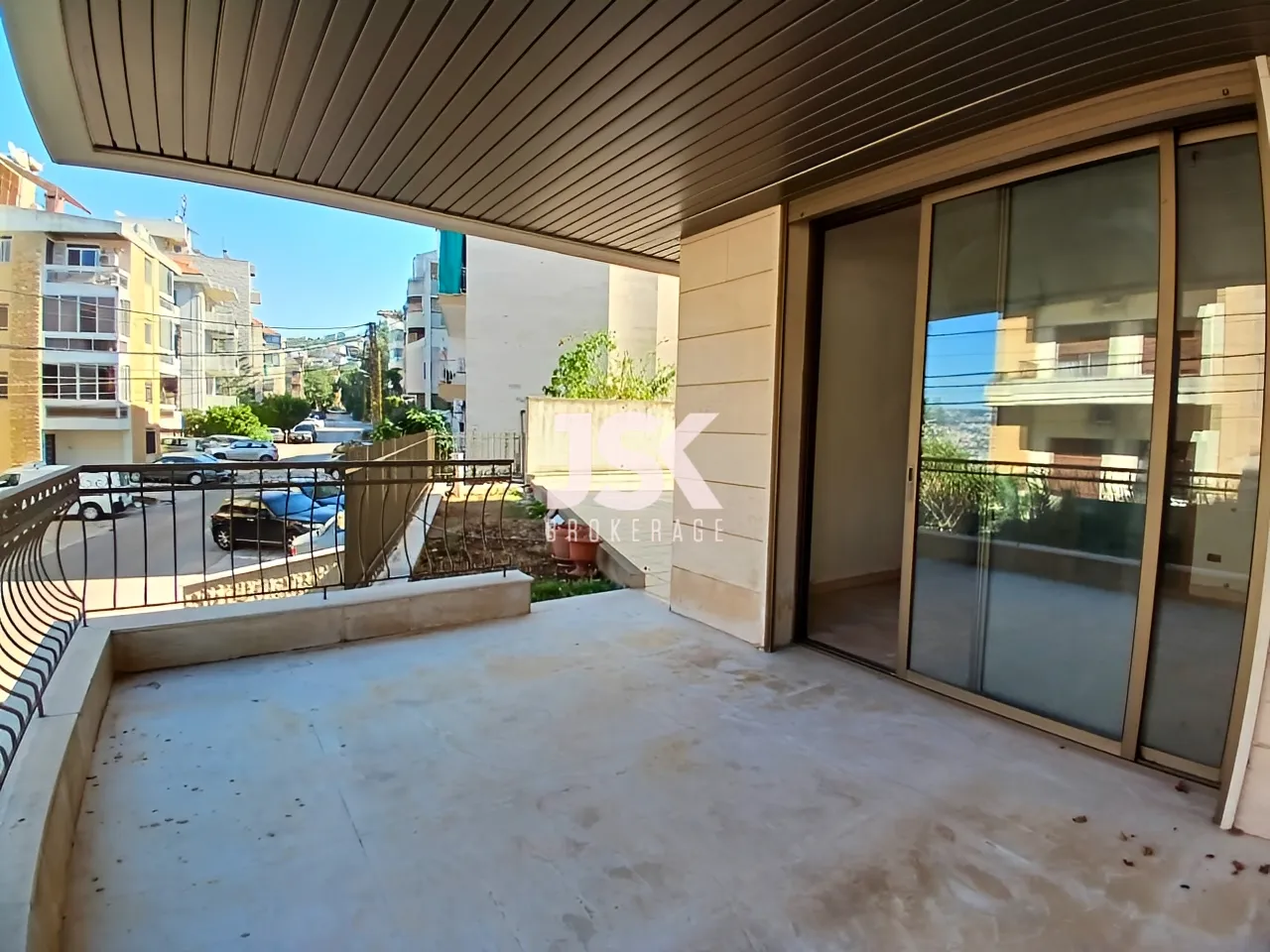 Apartment for Sale in Cornet Chahwan