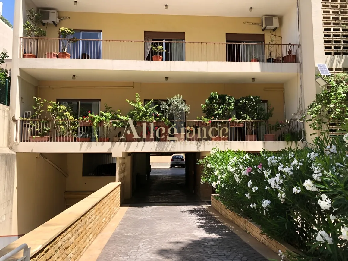 Apartment for sale in Achrafieh, Beirut, Lebanon - 4 bed, 3 bath