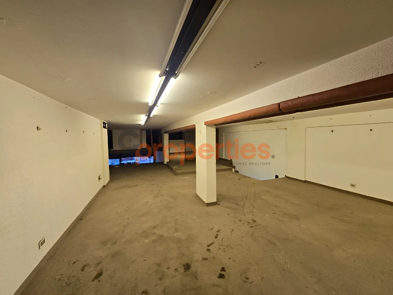 Shop for Rent in Forn El Chebbak