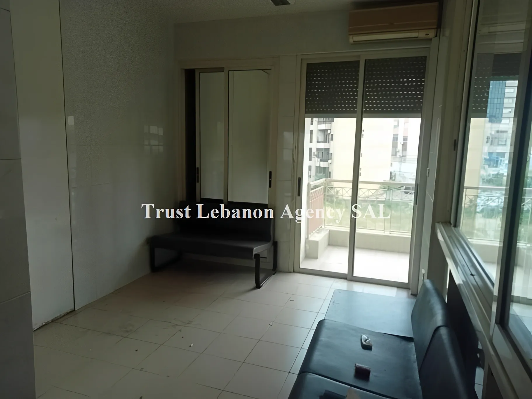 Office for rent in Metn, Sin El Fil