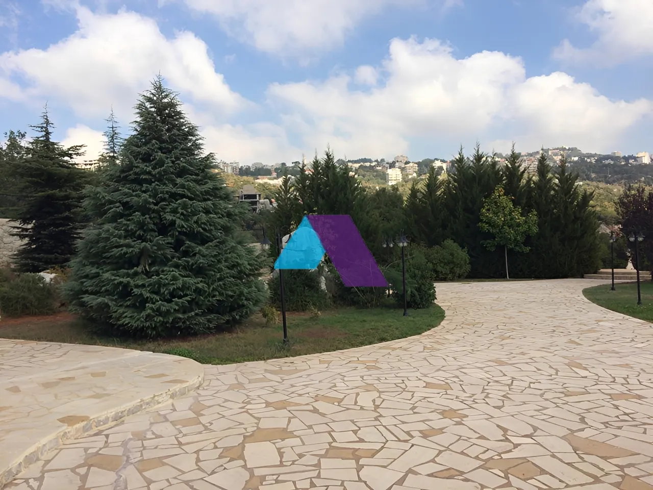Villa for Sale in Ajaltoun