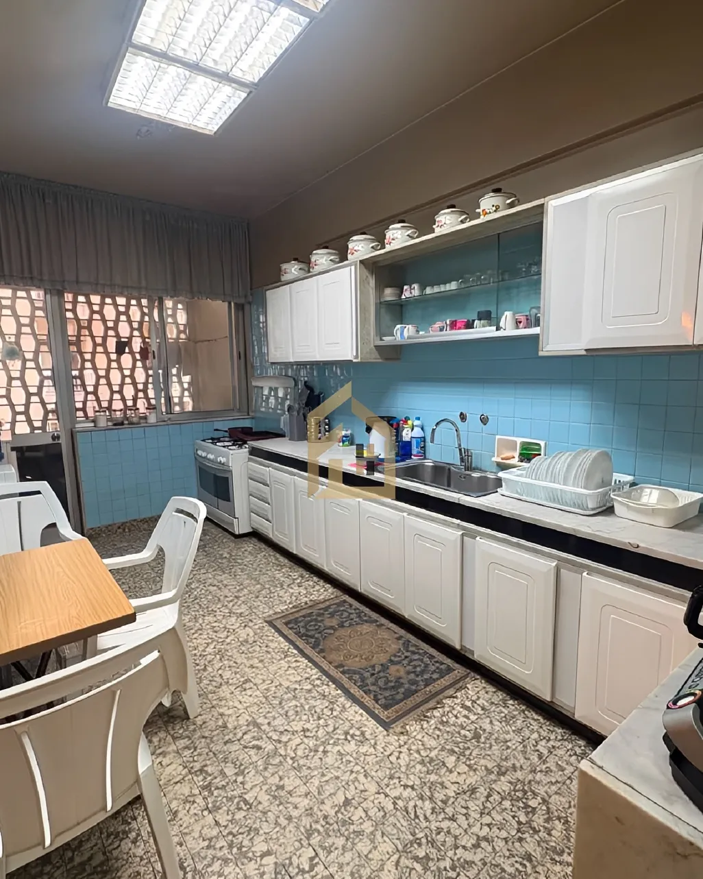 Apartment for sale in Mar Elias refugee camp, Beirut, Lebanon - 3 bed, 2 bath