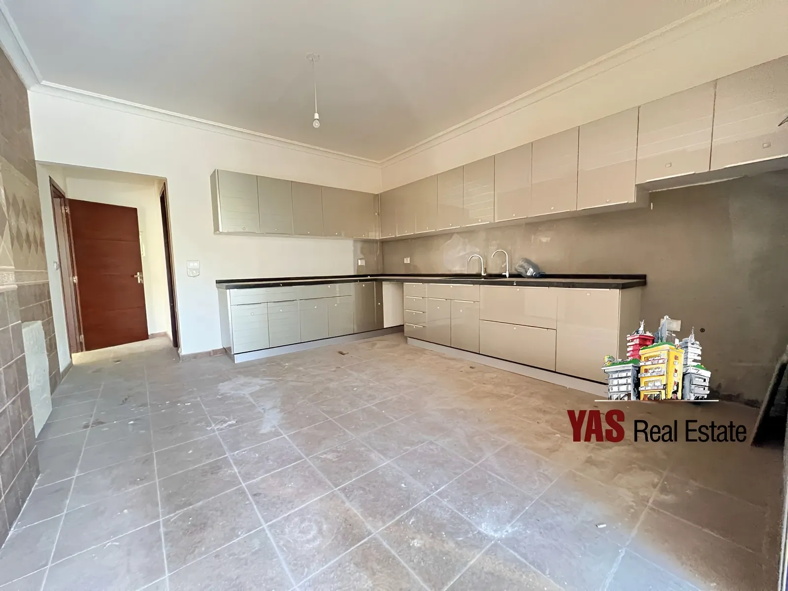 Apartment for Sale in Jounieh - 3 bed, 4 bath