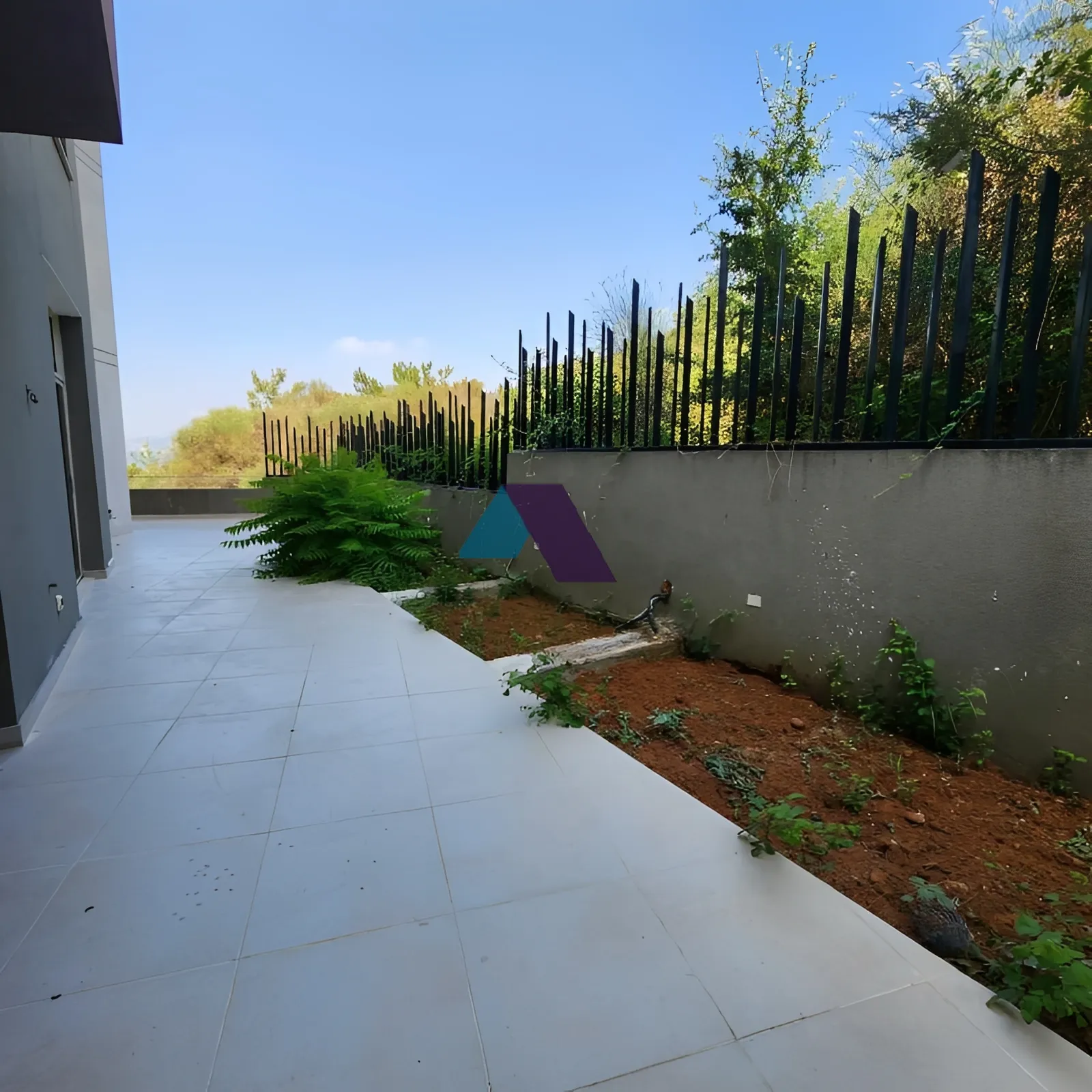 Apartment for Sale in Cornet Chahwan - 3 bed, 5 bath