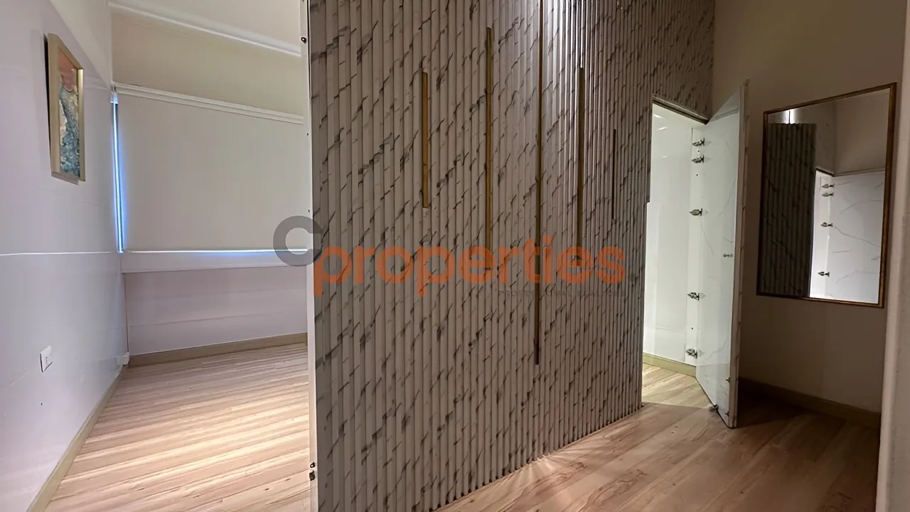 Office for Rent in Manara