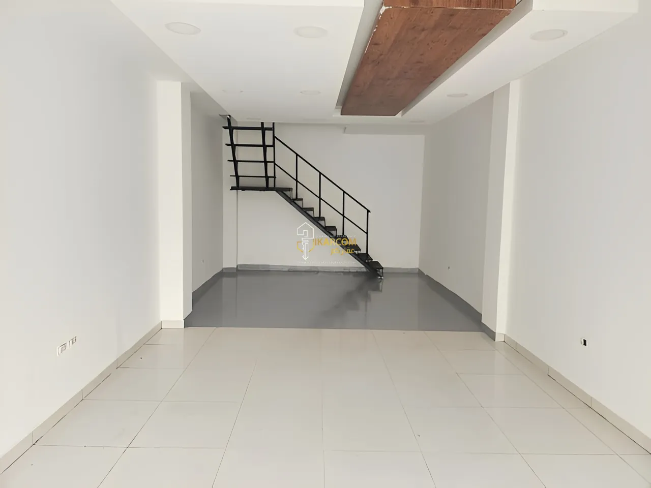 Shop for sale in Jisr El Wate