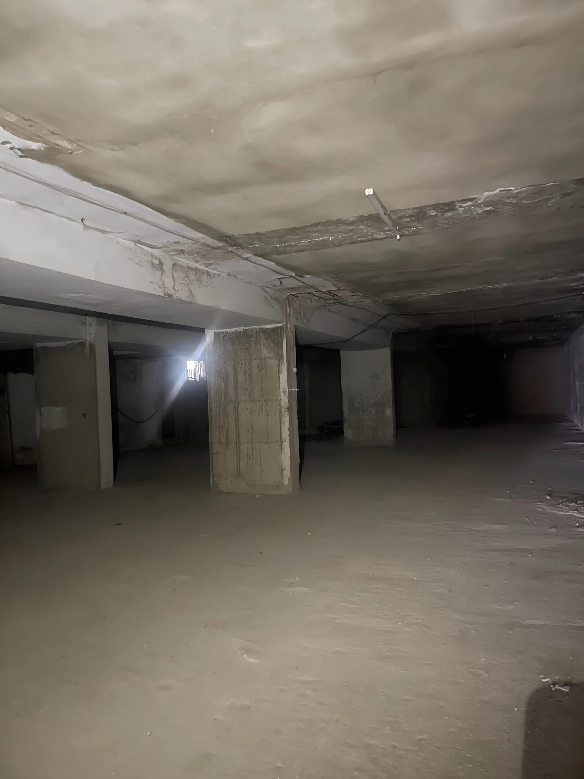 Warehouse for rent in Dekwaneh