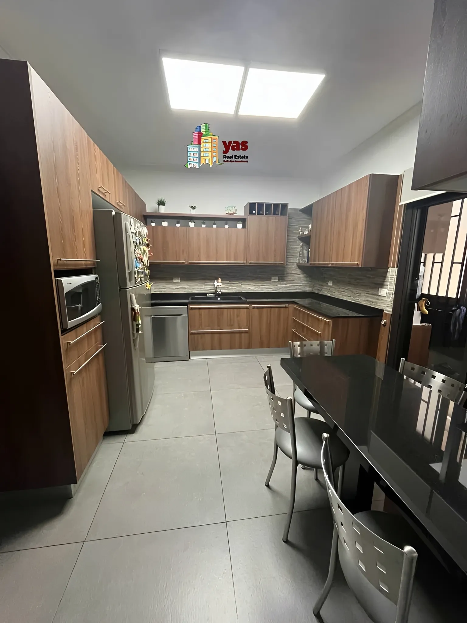 Warehouse for Sale in Adonis