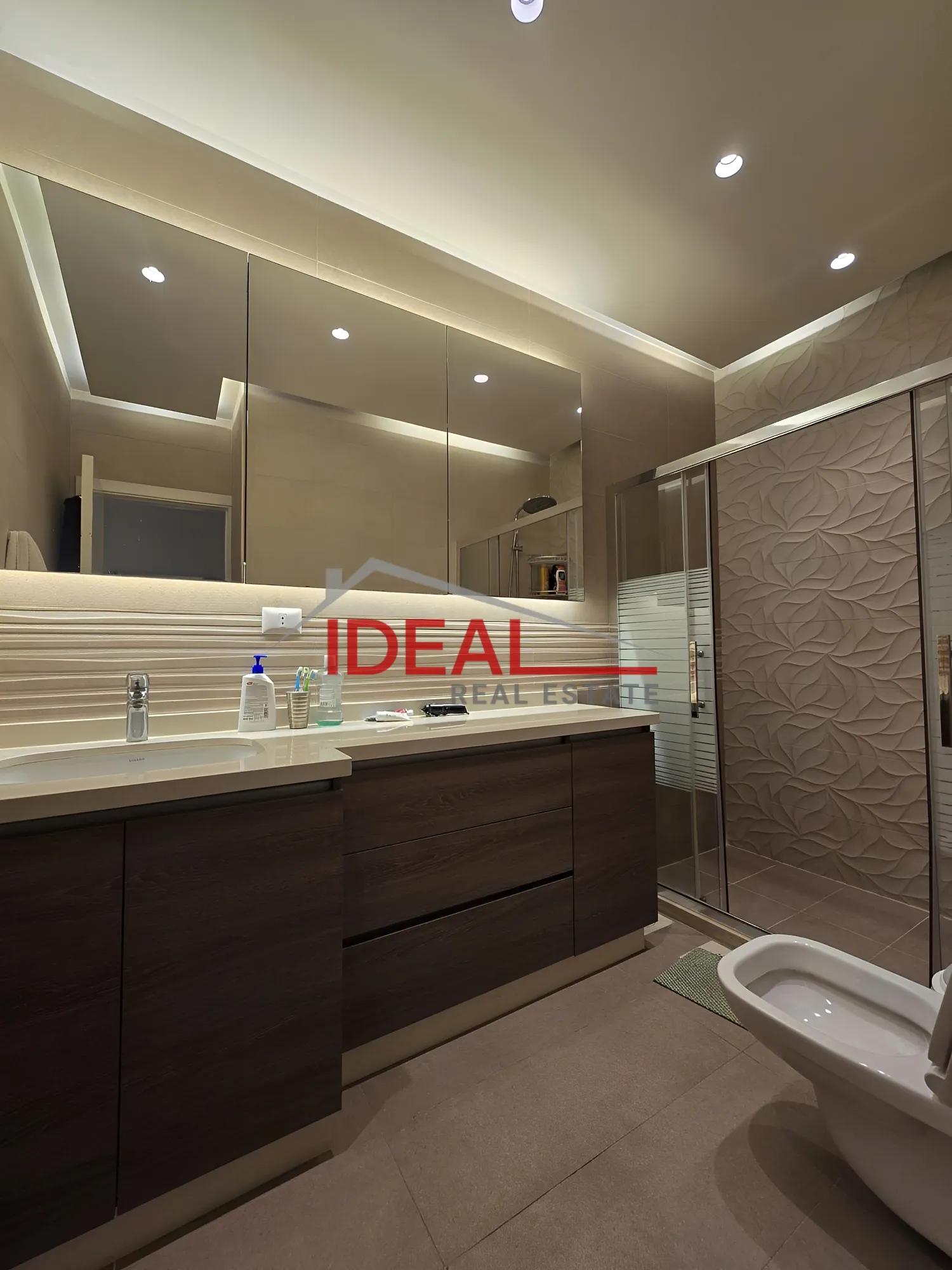 Apartment for Sale in Ain el remmeneh