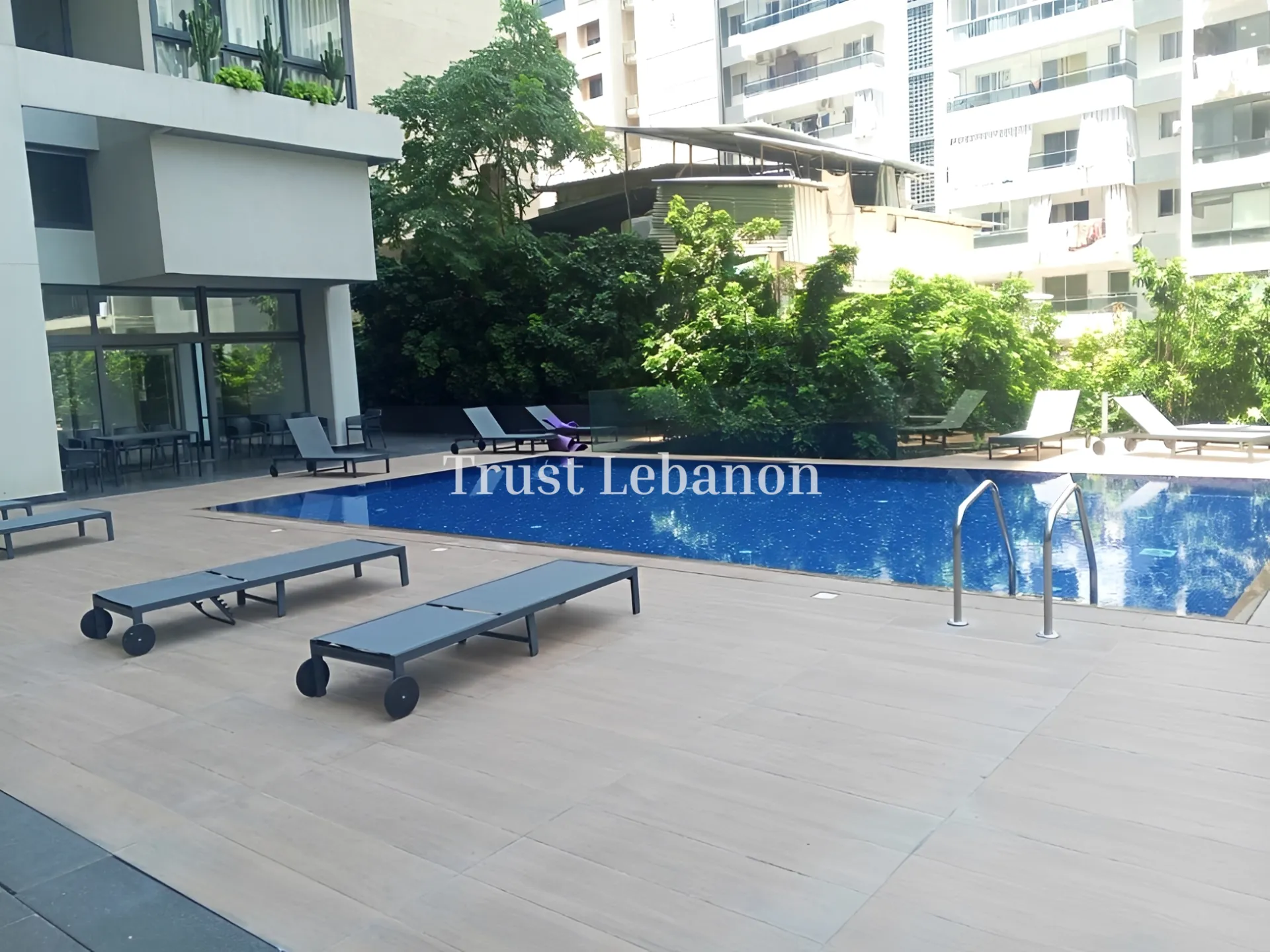 Apartment for rent in Clemenceau, Bayrut, Lebanon