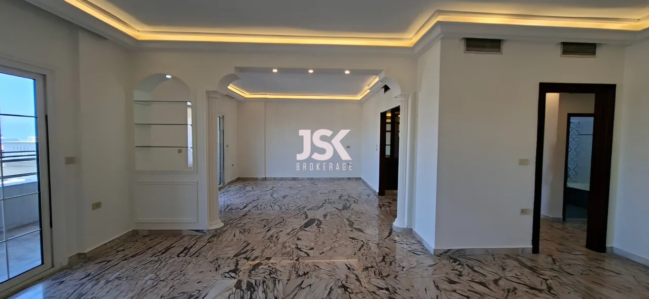 Apartment for Sale in Tallet El Khayyat - 3 bed