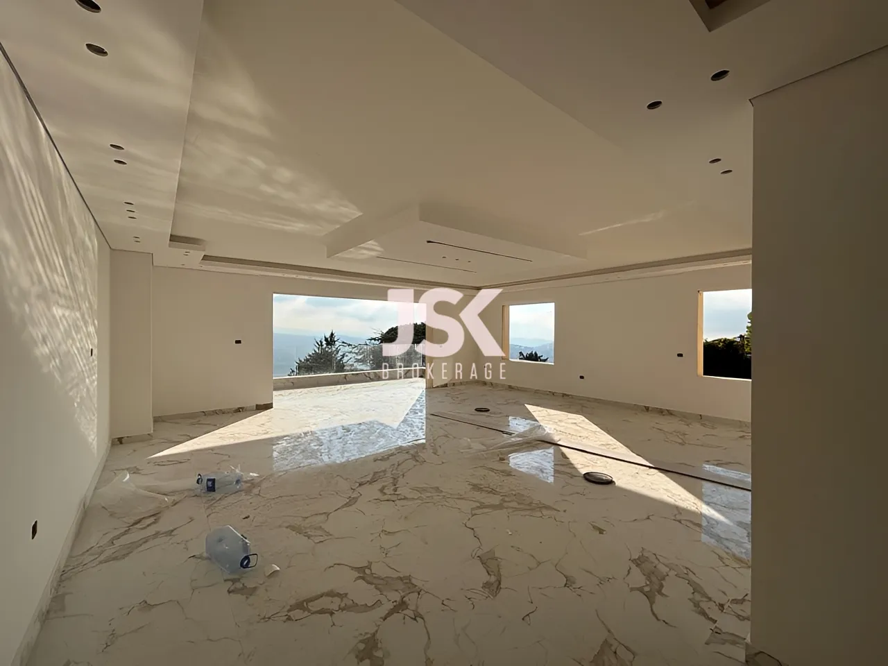 Apartment for Sale in Baabdat - 4 bath