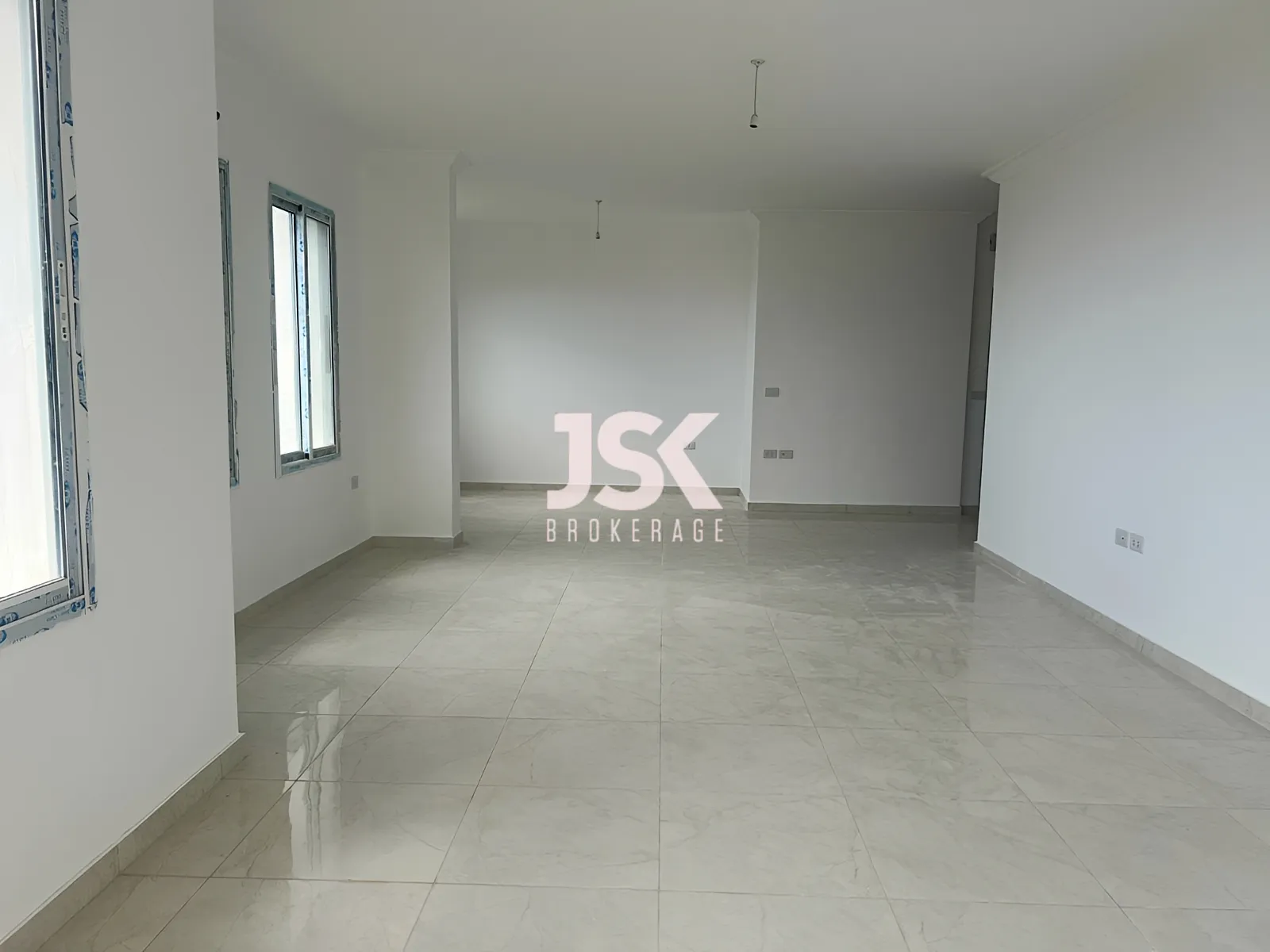 Apartment for Sale in Bchamoun - 2 bed, 3 bath