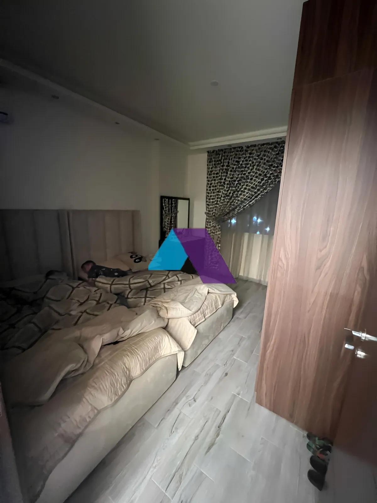 Apartment for Sale in Forn El Chebbak