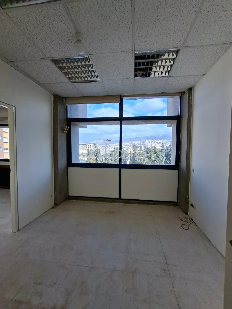 Office for rent in Dekwaneh, lebanon