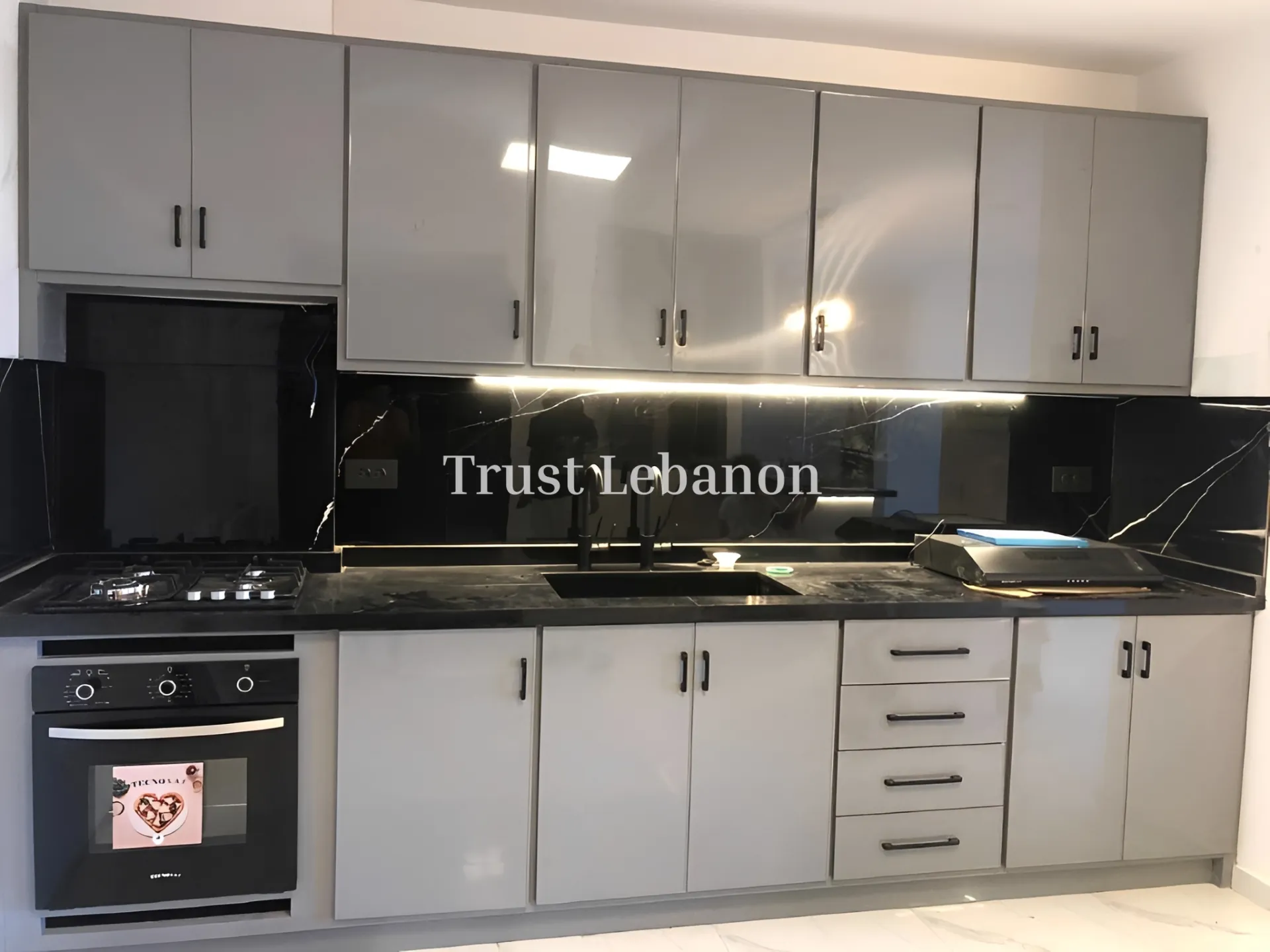 Apartment for rent in Ashqout, Lebanon - 2 bed, 2 bath