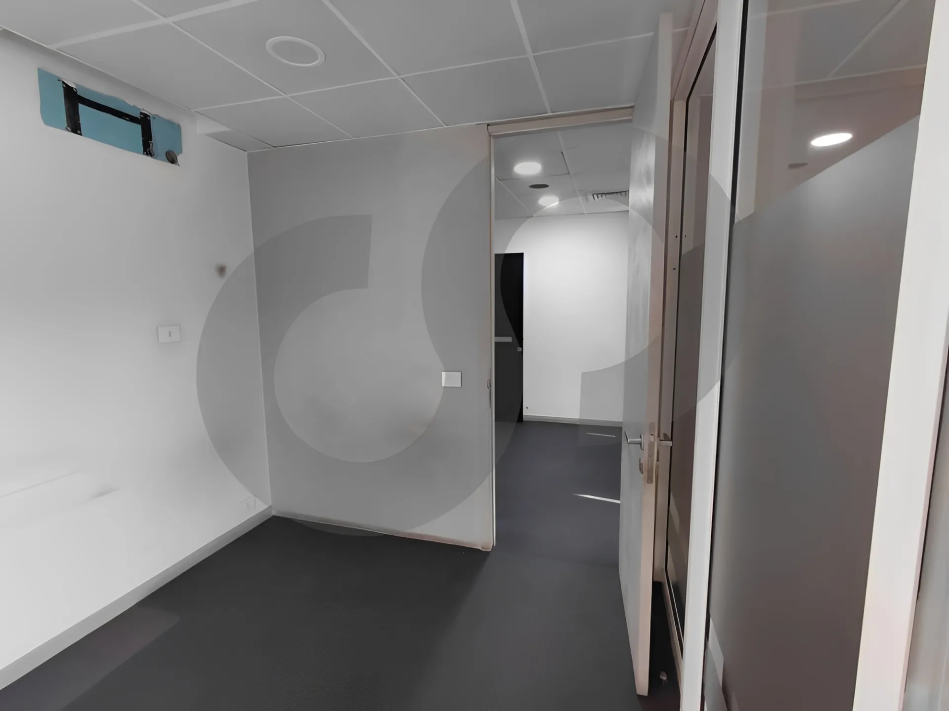 Office for rent in Jdeideh
