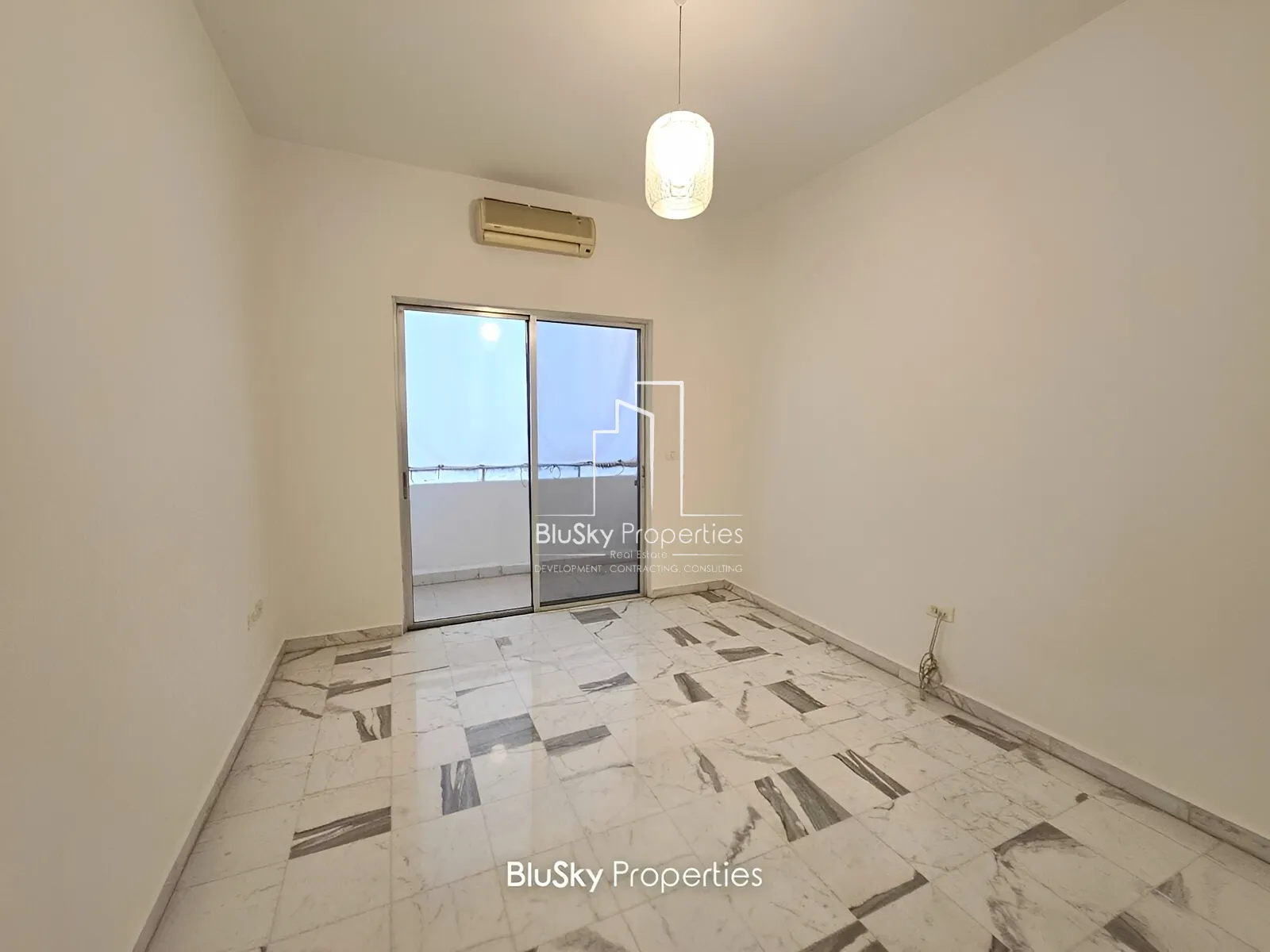 Apartment for Sale in Horch Tabet - 3 bed, 3 bath