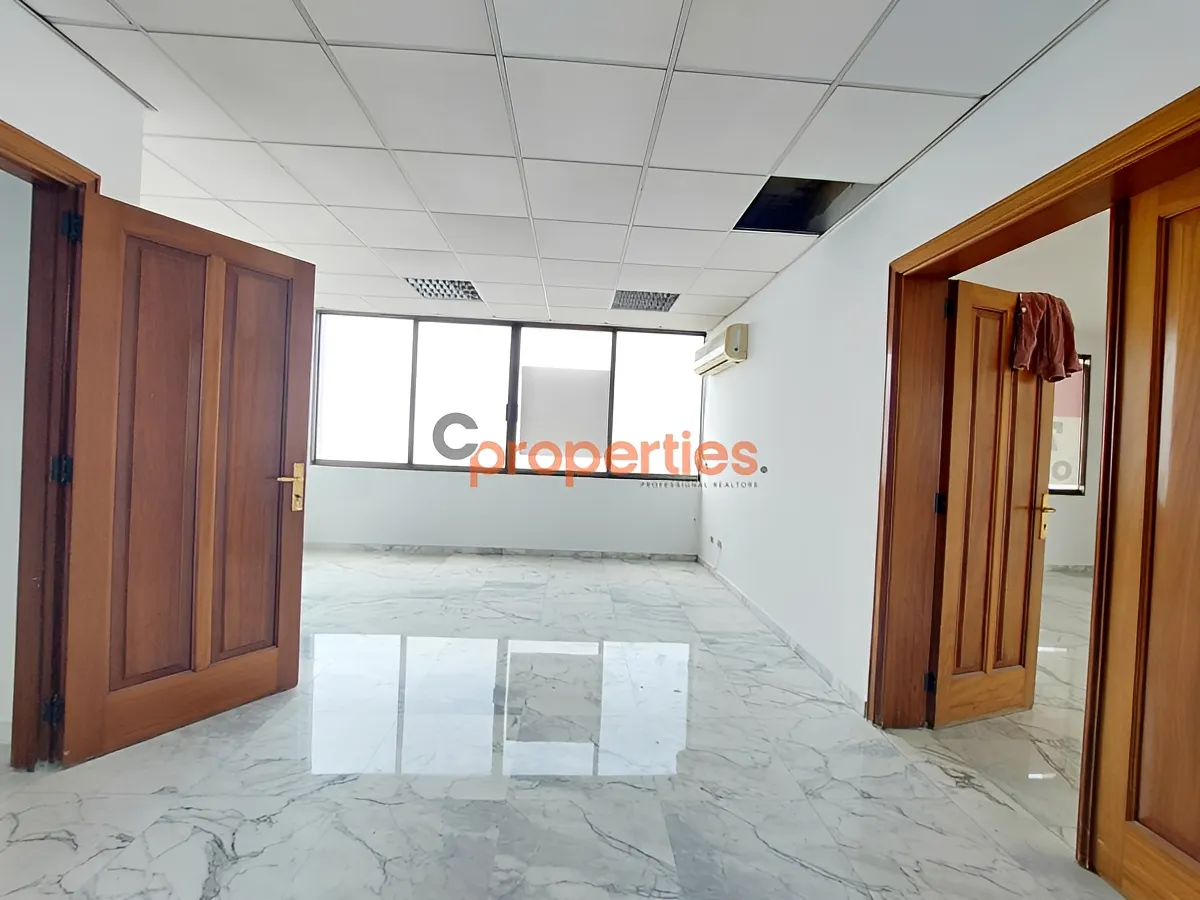Office for Sale in Zalqa