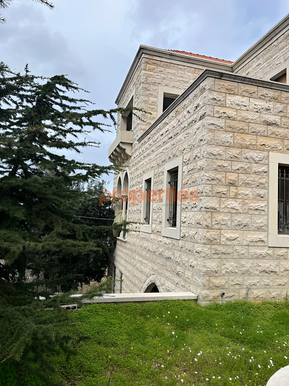 Villa for Sale in Bikfaiya - 6 bath