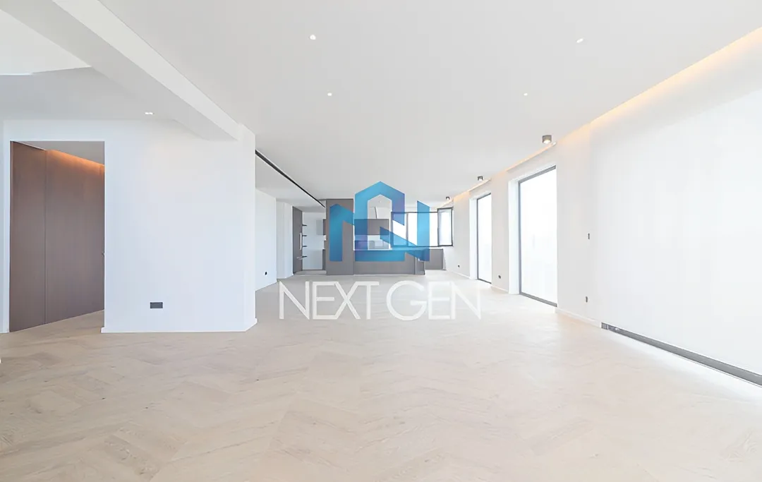 Apartment for sale in Achrafieh, Beirut, Lebanon - 3 bed, 6 bath