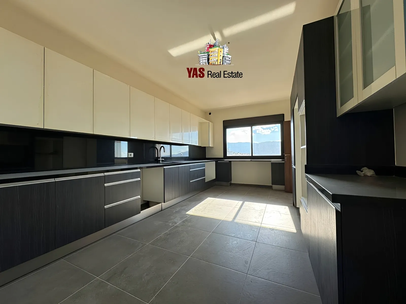 Apartment for Sale in Ballouneh