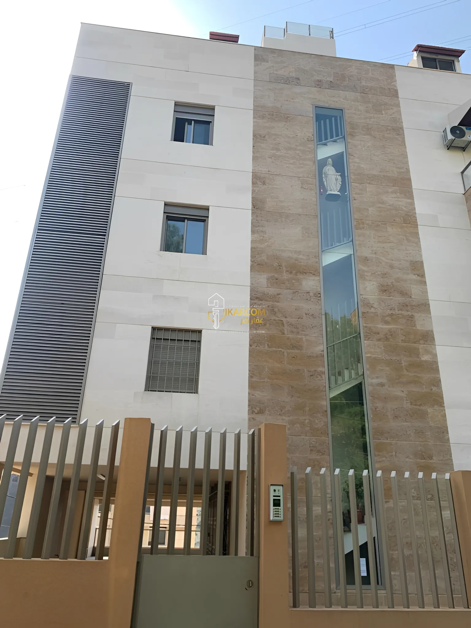 Building for Sale in Mtayleb