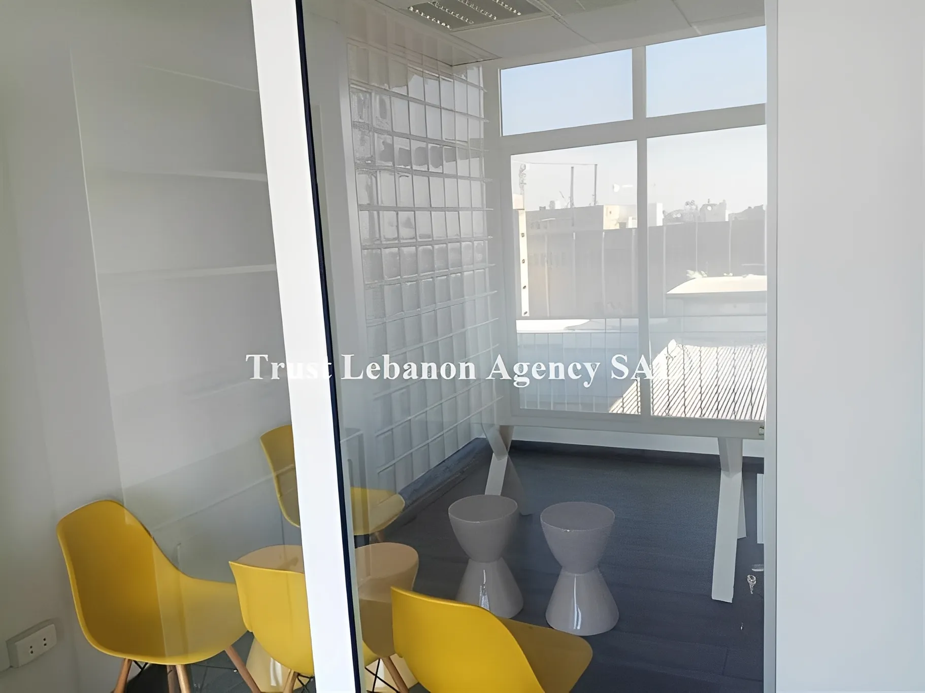 Office for rent in Beirut, Medawar