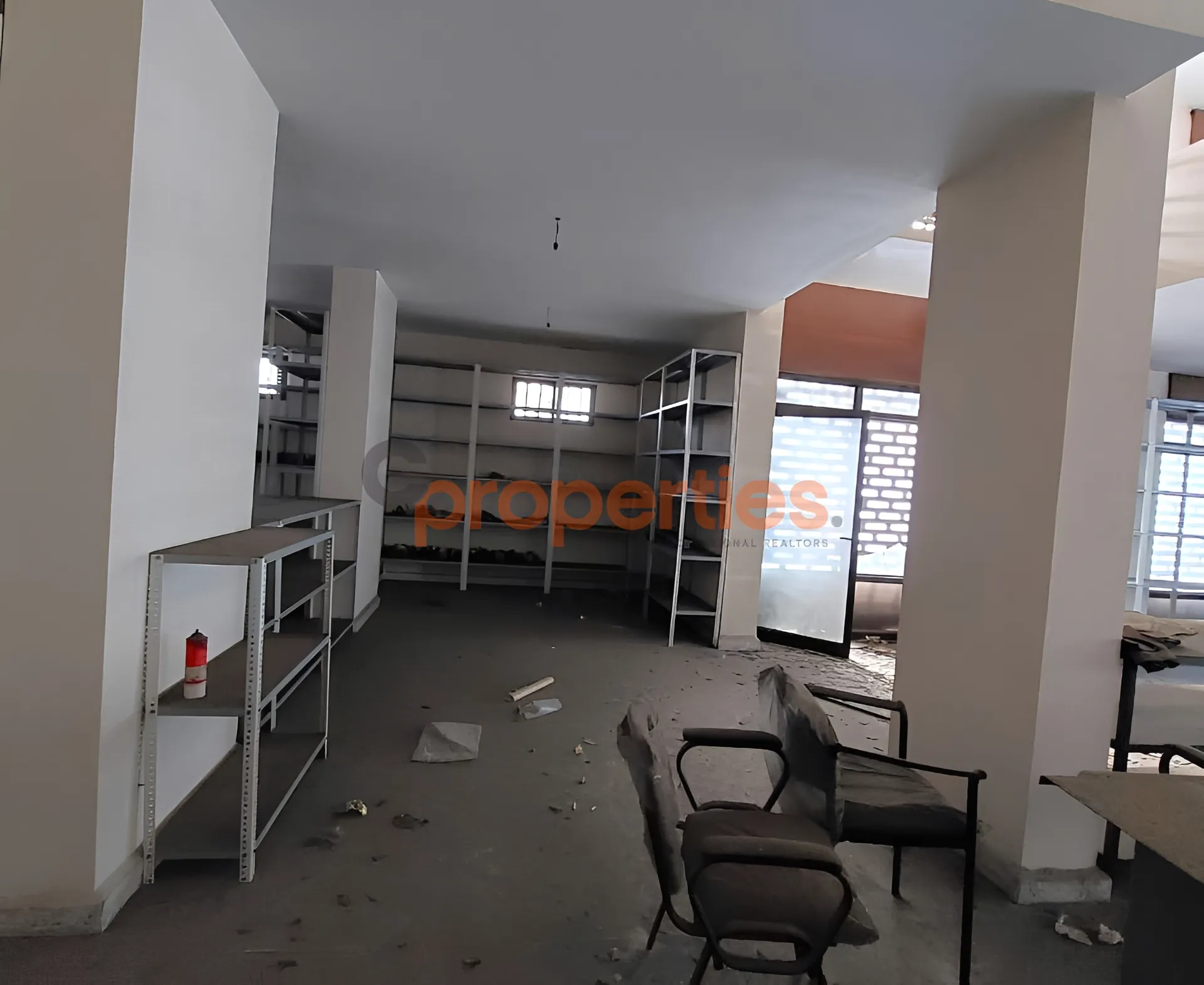Showroom for Sale in Jdeideh
