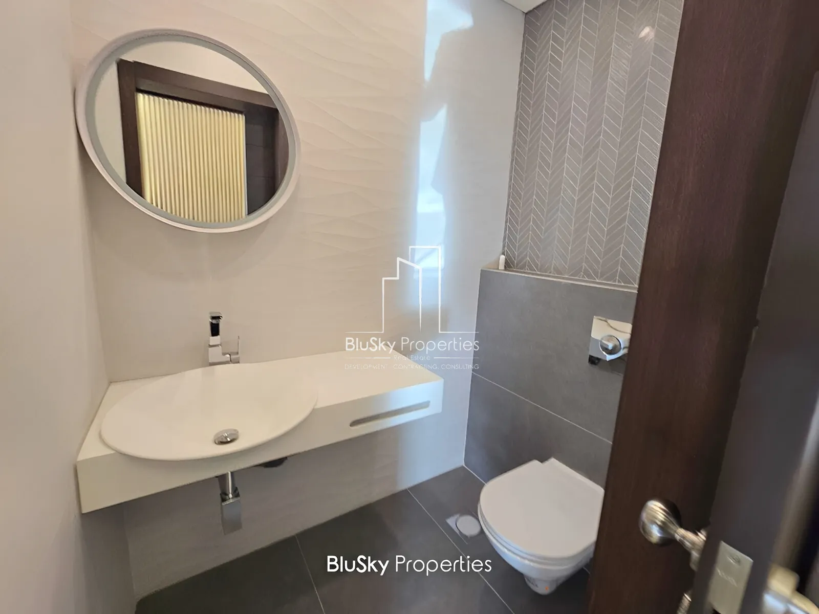 Apartment for Sale in Jouret El Ballout