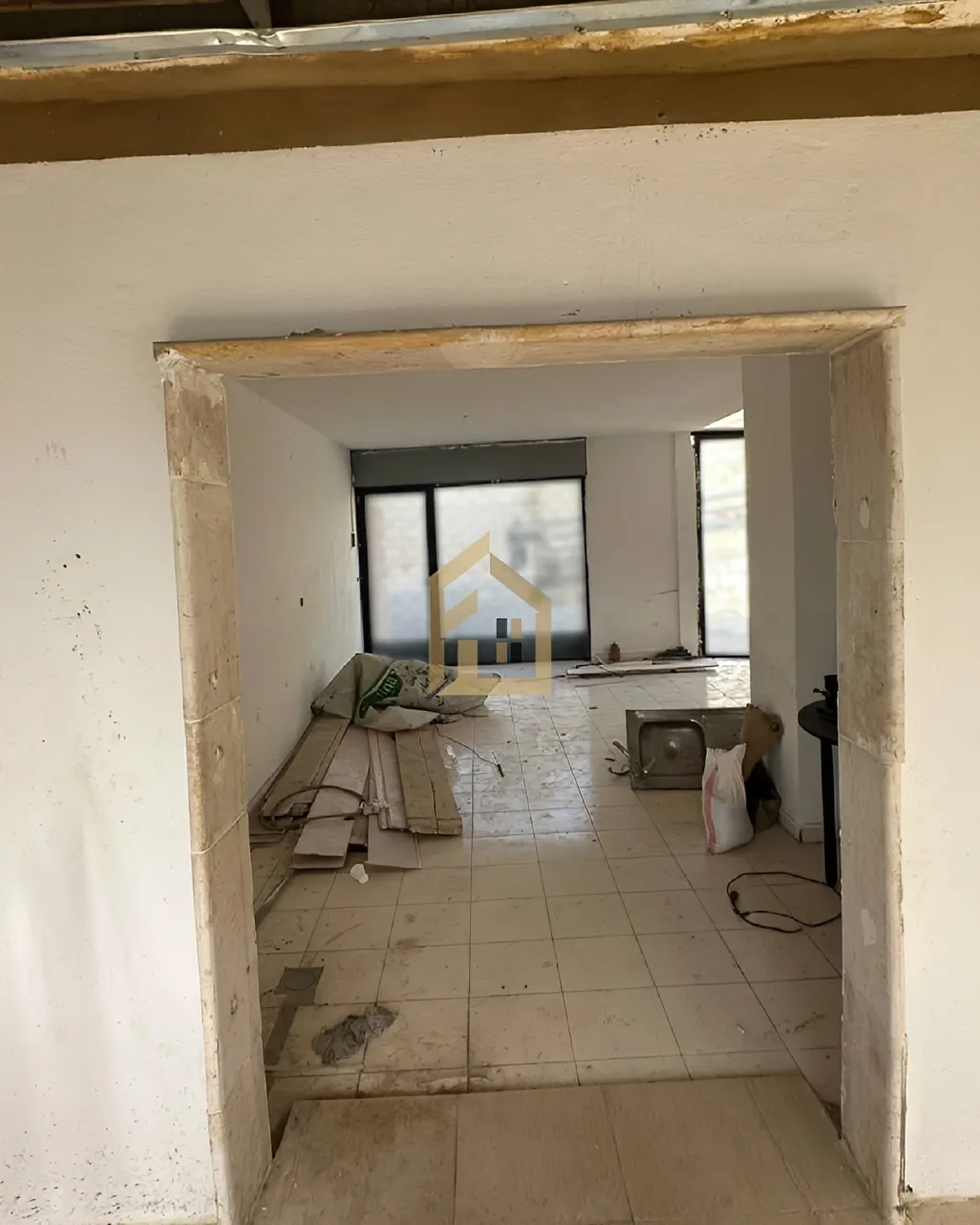 Shop for rent in Dbayeh, Lebanon