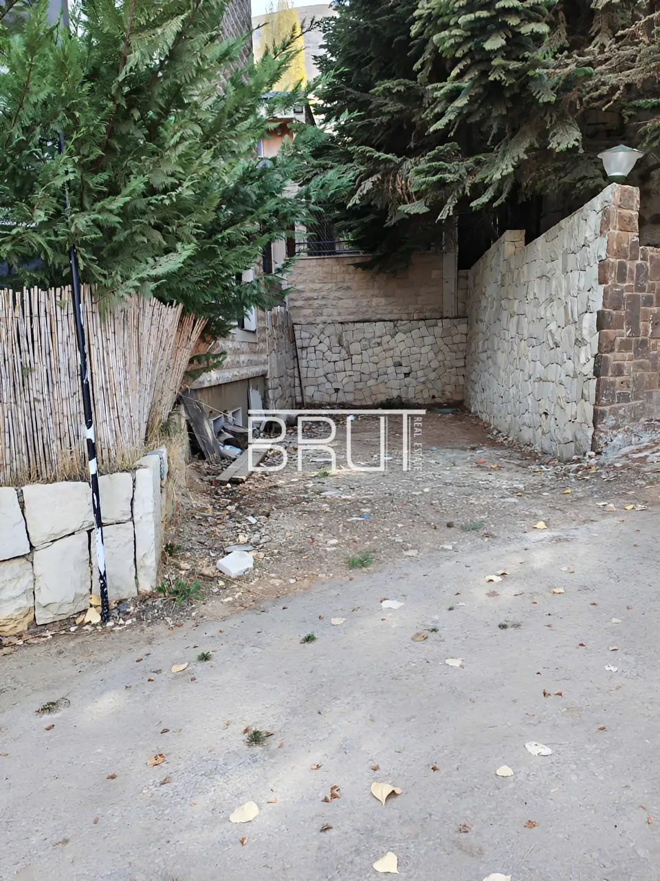 Building for Sale in Aayoun El Siman