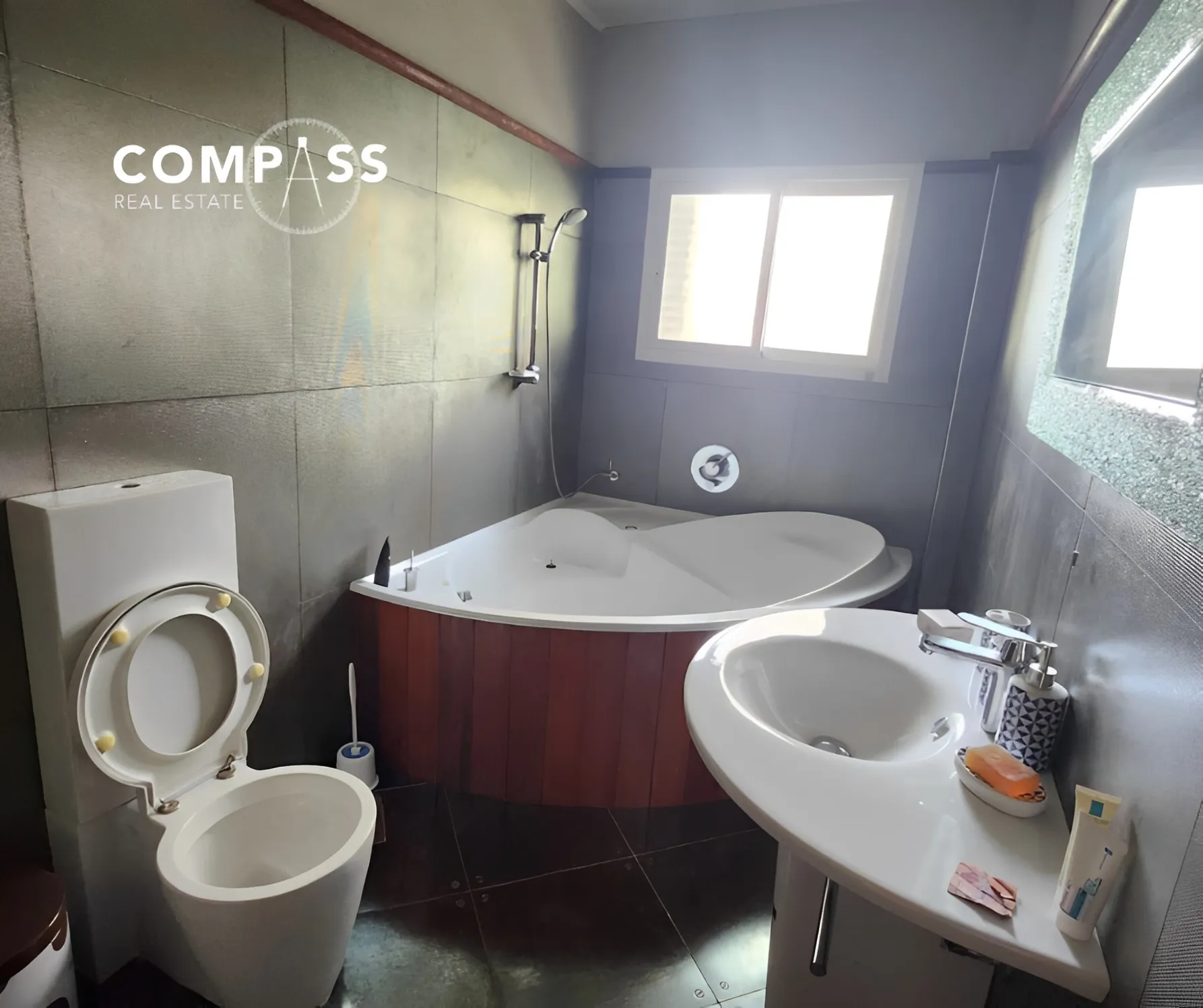 Apartment for rent in Achrafieh, Beirut, Lebanon