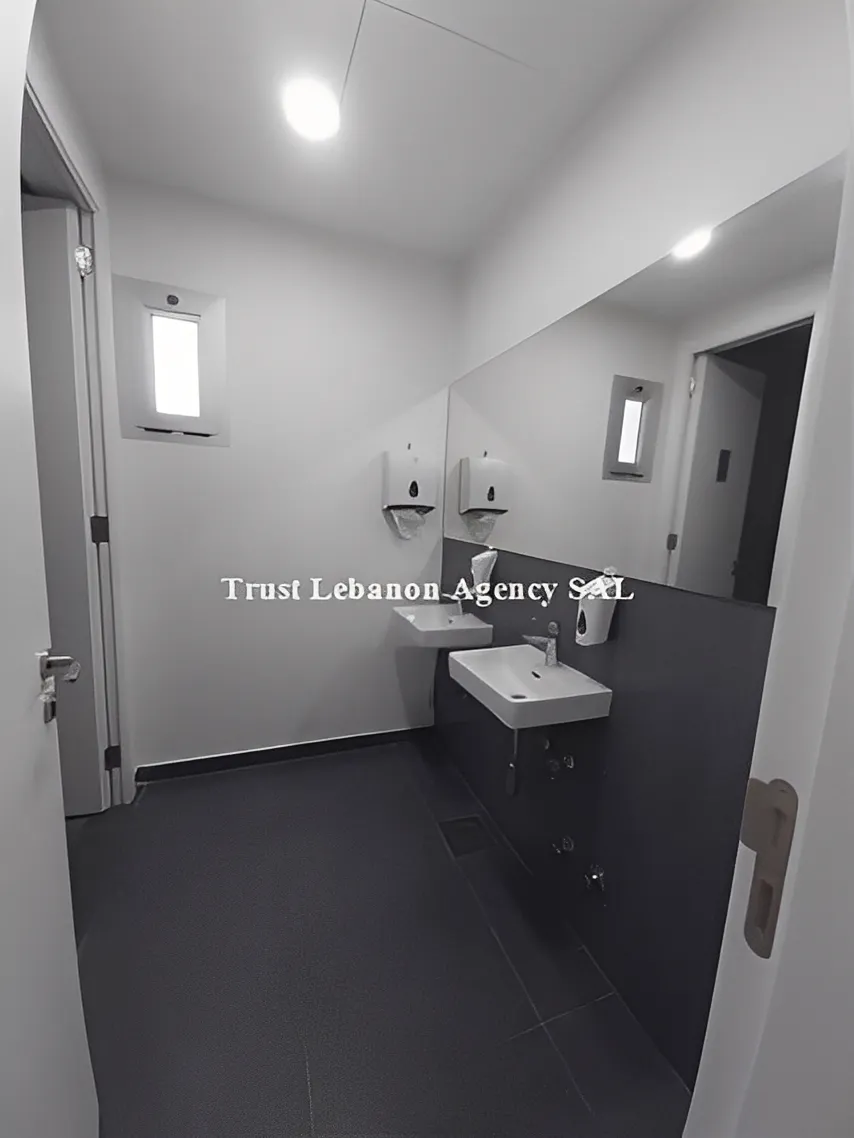 Office for rent in Metn, Dekweneh