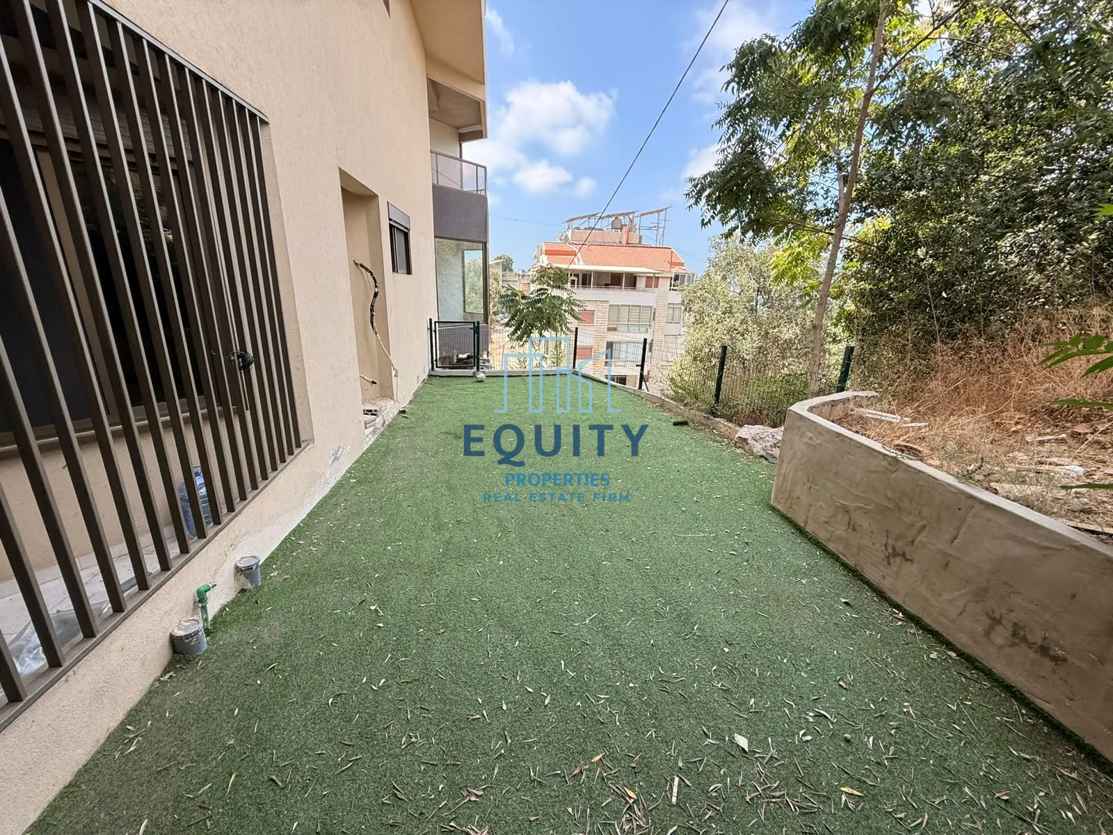 Apartment for sale in Qornet El Hamra - 4 bed, 4 bath