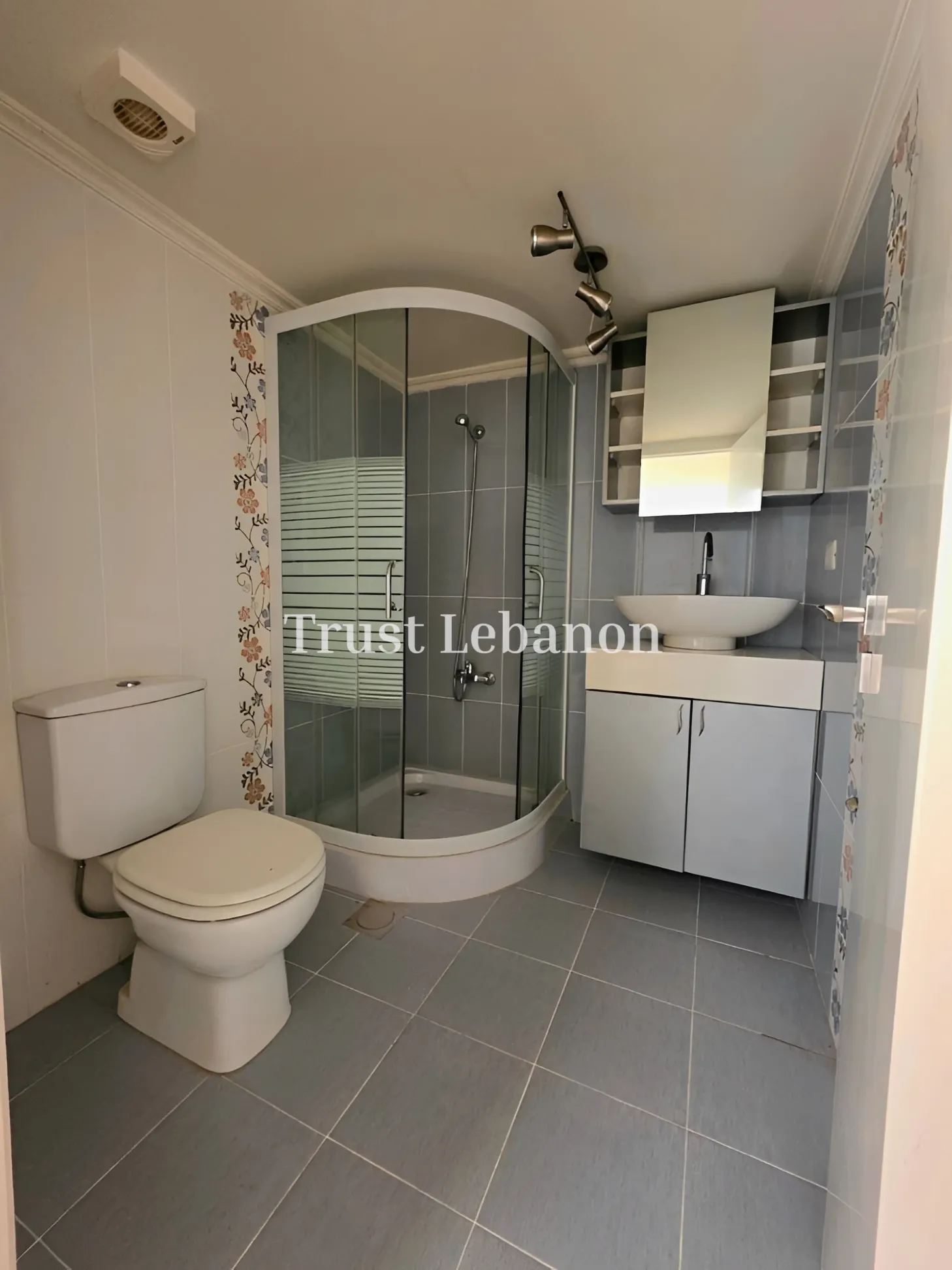 Apartment for sale in Jouret El Ballout, Lebanon