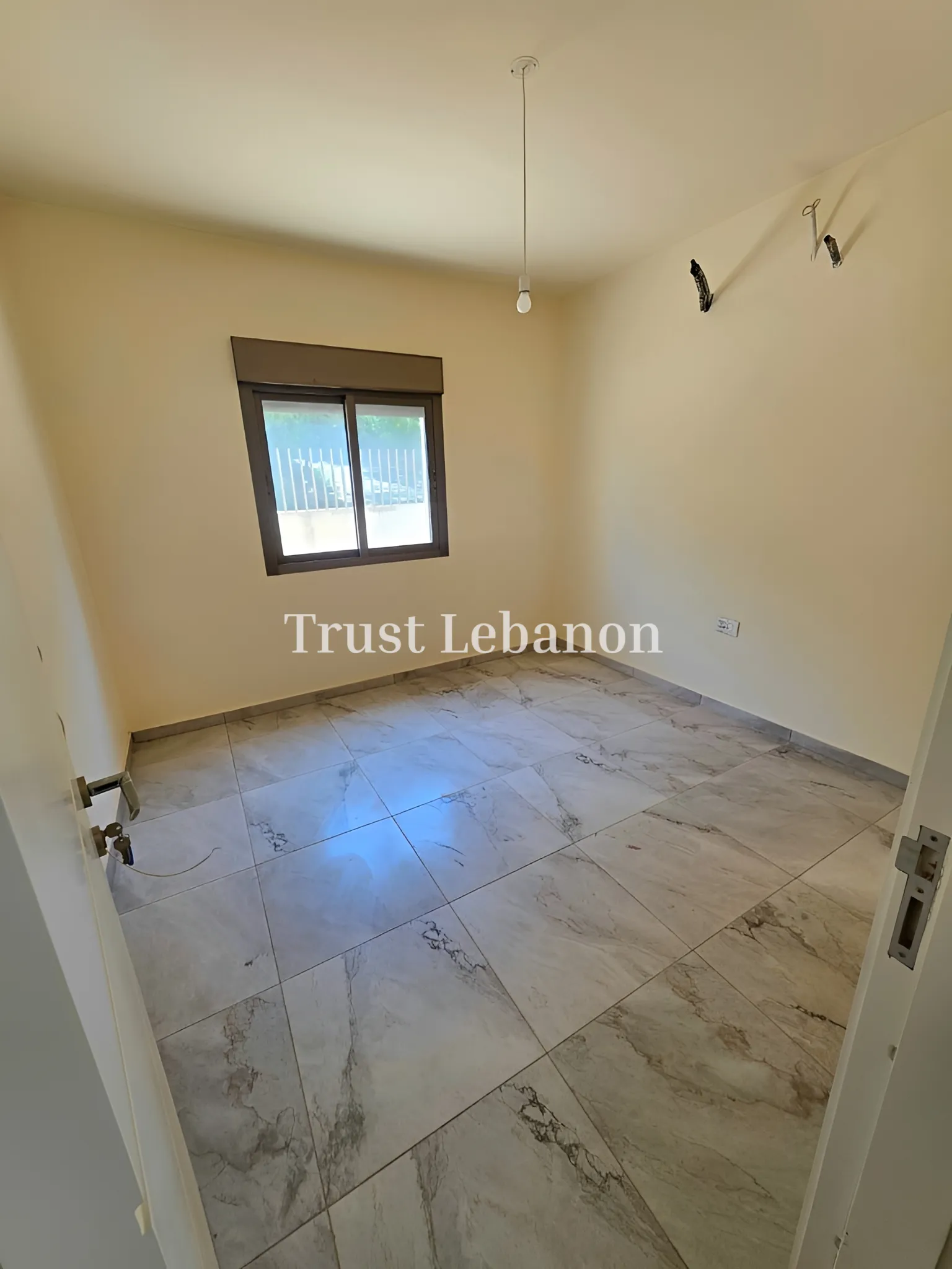 Apartment for sale in Ballouneh, Lebanon