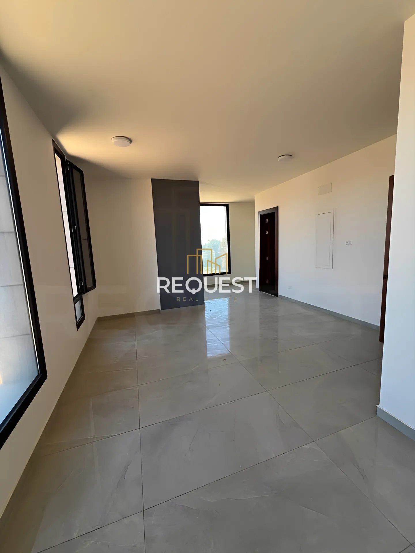 Office for sale in Haouch el oumaraa, lebanon