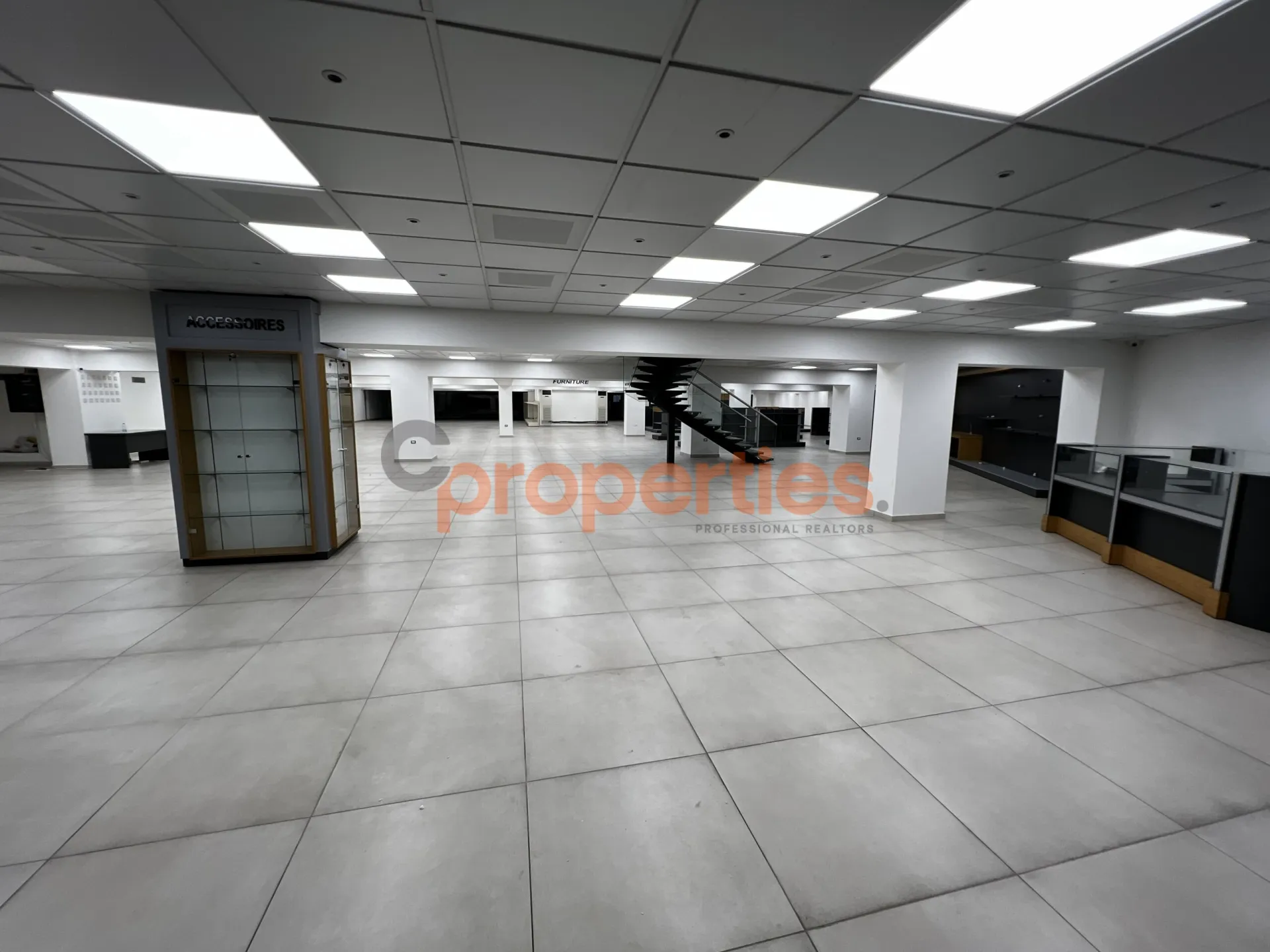 Showroom for Rent in Daoura