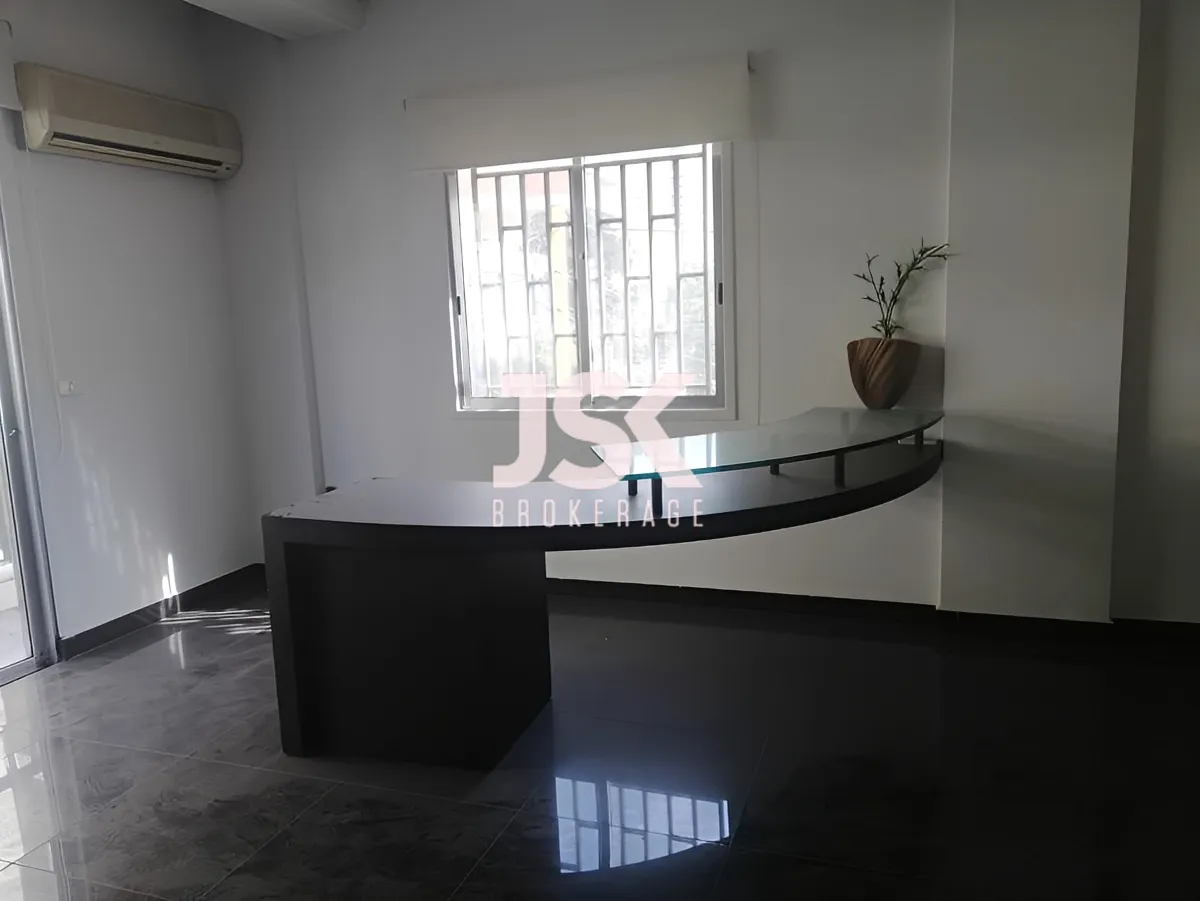 Office for rent in Achrafieh