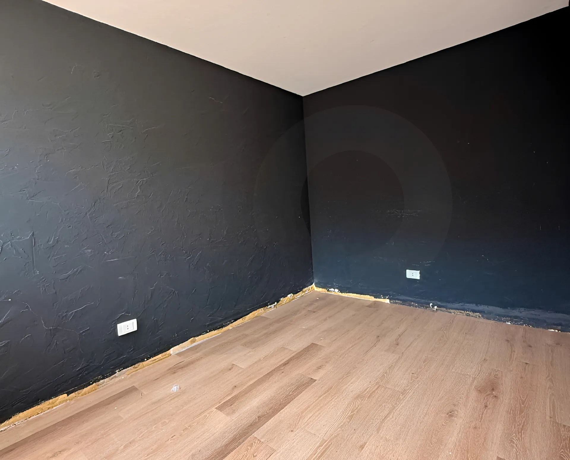Building for Rent in Jal El Dib