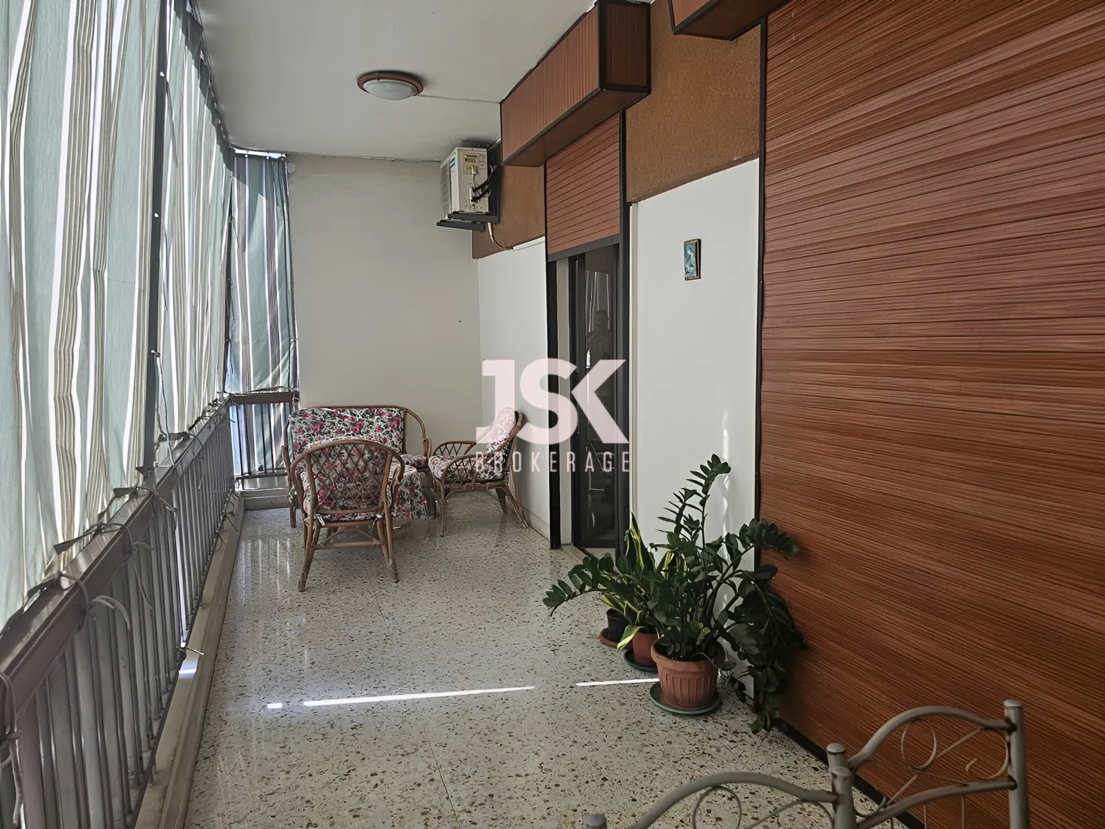 Office for Sale in Jdeideh